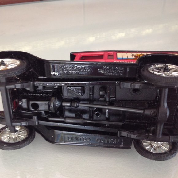 Nabisco Barnum's Animal Crackers  Limited Edition Truck Bank - Picture 5 of 6